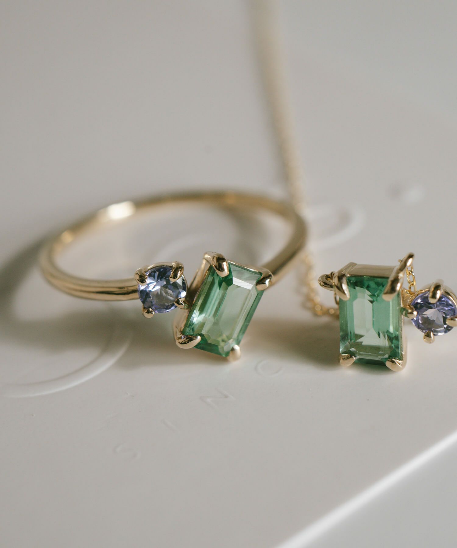 グリーンクォーツ タンザナイト ネックレス イエローゴールド 【TETRA-ETT テトラ・エット】 天然石 ネックレス 10K 金属アレルギー 対応 10金 k10 ネックレス 20代 30代 40代 50代 女性 誕生日プレゼント ゴールド おしゃれ シンプル 誕生石 ネックレス パワーストーン