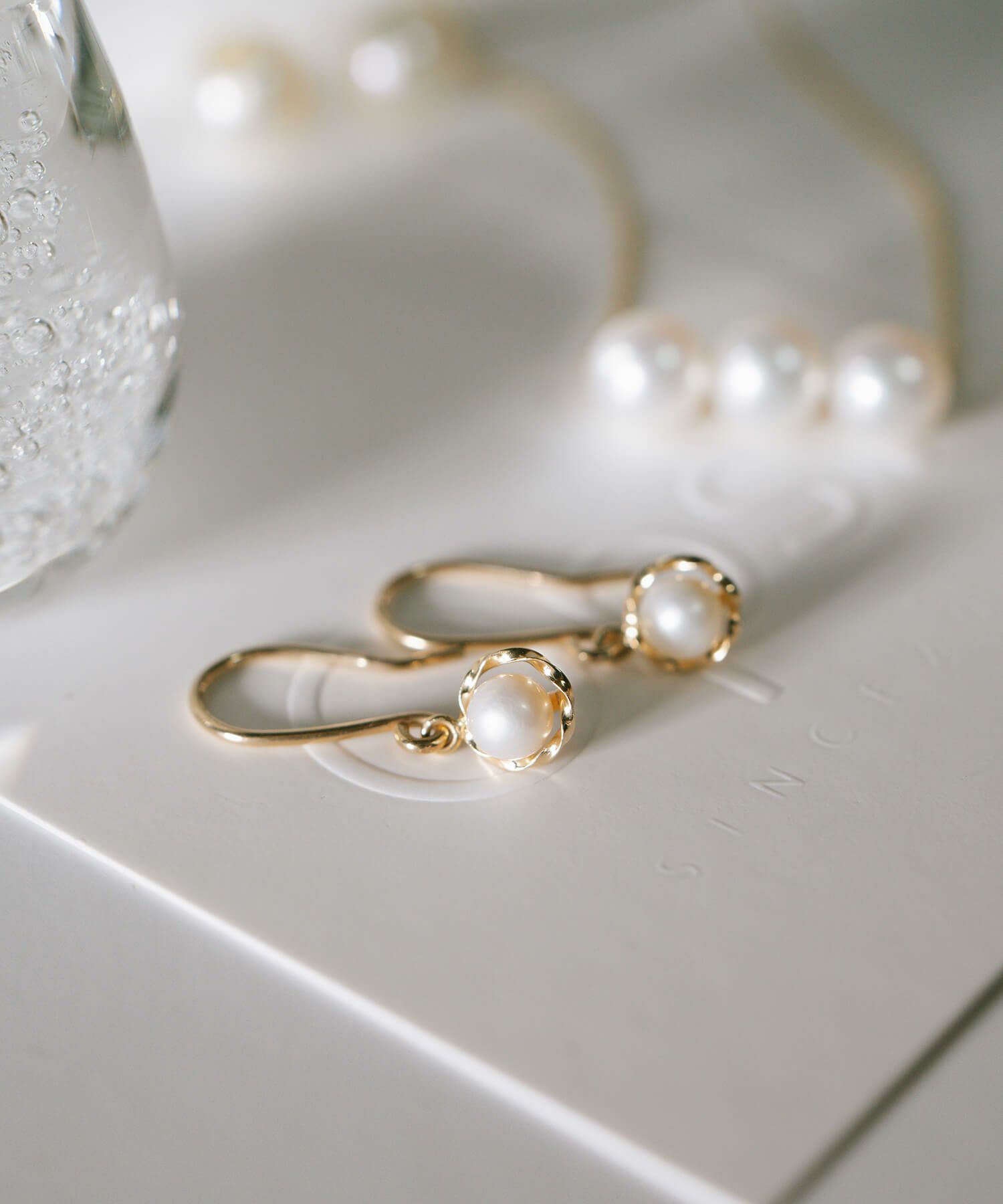 パールピアス一粒ぶら下がり小さいフープ【perle-bb-peペルル・べべ】淡水パール揺れるパールピアス金属アレルギー対応10金パールピアスK1010K真珠1粒誕生日プレゼント女性かわいい20代30代40代50代母親60代70代義母ピアス揺れるタイプ