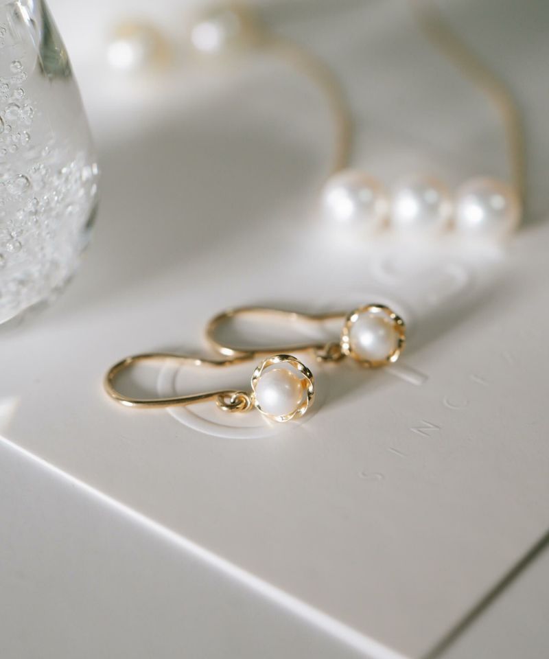 パールピアス一粒ぶら下がり小さいフープ【perle-bb-peペルル・べべ】淡水パール揺れるパールピアス金属アレルギー対応10金パールピアスK1010K真珠1粒誕生日プレゼント女性かわいい20代30代40代50代母親60代70代義母ピアス揺れるタイプ