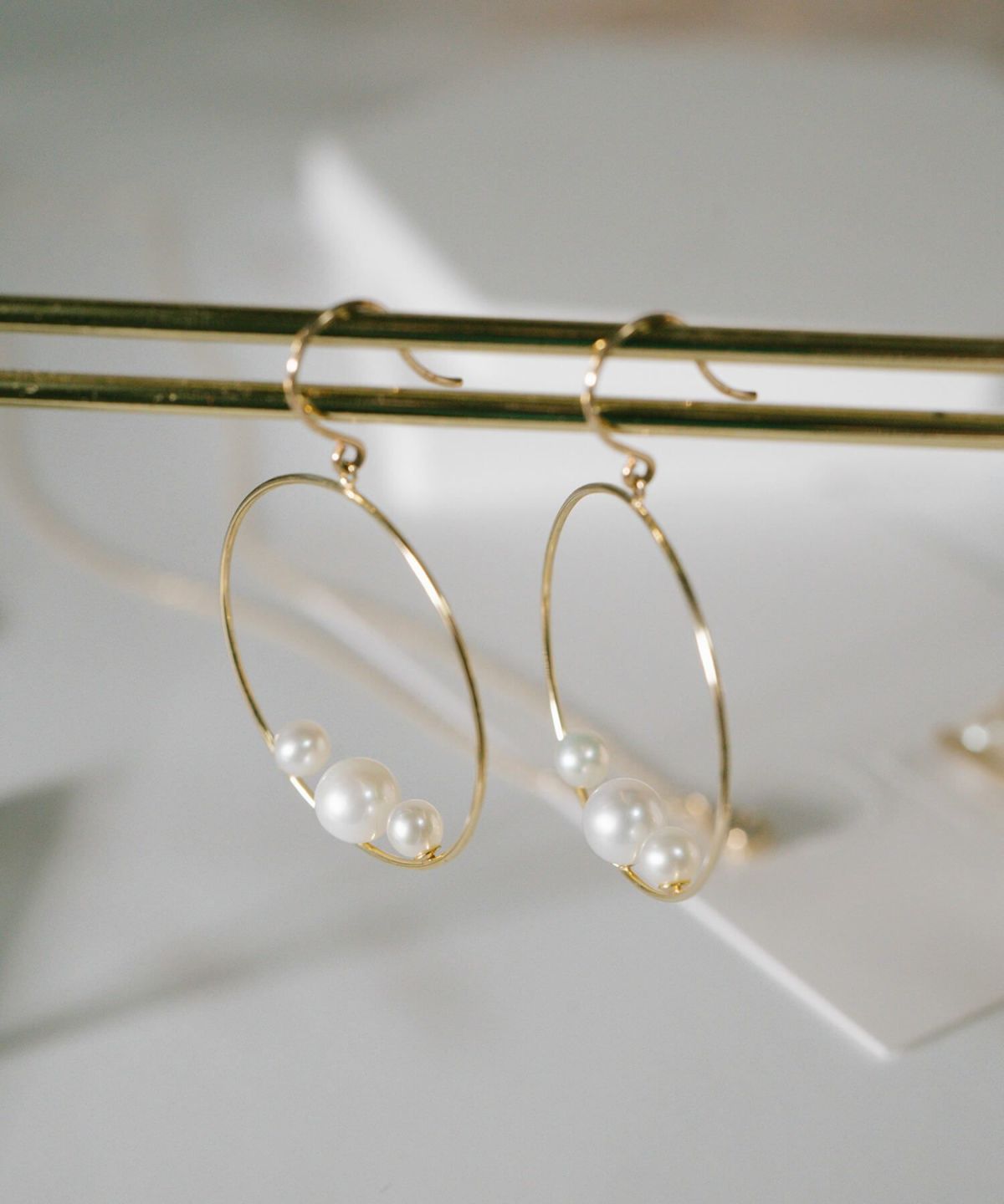 パールピアス揺れるフープ【perle-perkaペルル・ペルカ】淡水パールフープピアスゴールド細いピアス金属アレルギー対応10金パールピアスK1010K真珠ピアス普段使い誕生日プレゼント女性かわいい20代30代40代50代母親60代70代義母