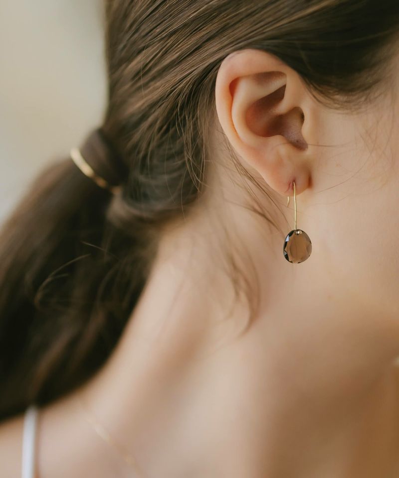 天然石ゴールドピアス10K金属アレルギー対応【lachtara-fyra-peラフターラ・フィーラ】スモーキークォーツブラウン多面カット10金k10ゴールド大きめピアス小ぶり大人おしゃれピアスシンプル大ぶり誕生石エレガント石パワーストーンお守り