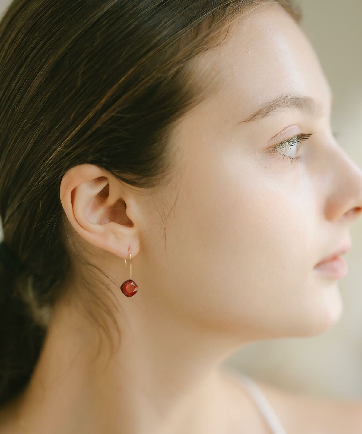 天然石ゴールドピアス10K金属アレルギー対応【lachtara-fem-peラフターラ・フェム】ガーネットレッド赤多面カット10金k10ゴールド大きめピアス小ぶり大人おしゃれピアスシンプル大ぶり誕生石エレガント石パワーストーンお守り