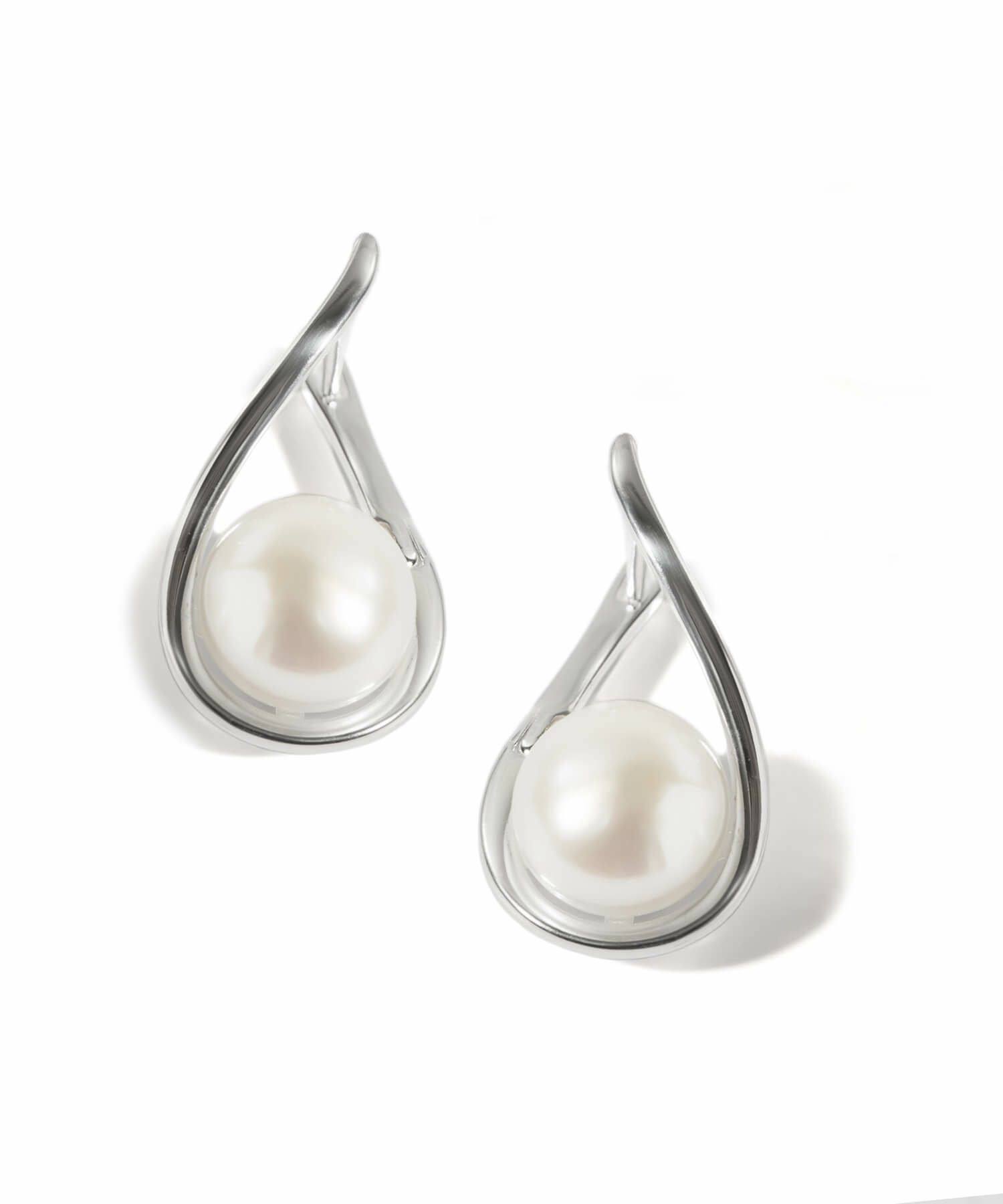 パールピアス一粒ぶら下がりシルバー925金属アレルギー対応フープ【Afrizo-fyraアフリジオ・フィラ】ドロップピアスピアス18k仕上げ真珠ピアス普段使いシルバーゴールドピアスニッケルフリーシンプルピアスプレゼント女性誕生日30代40代50代