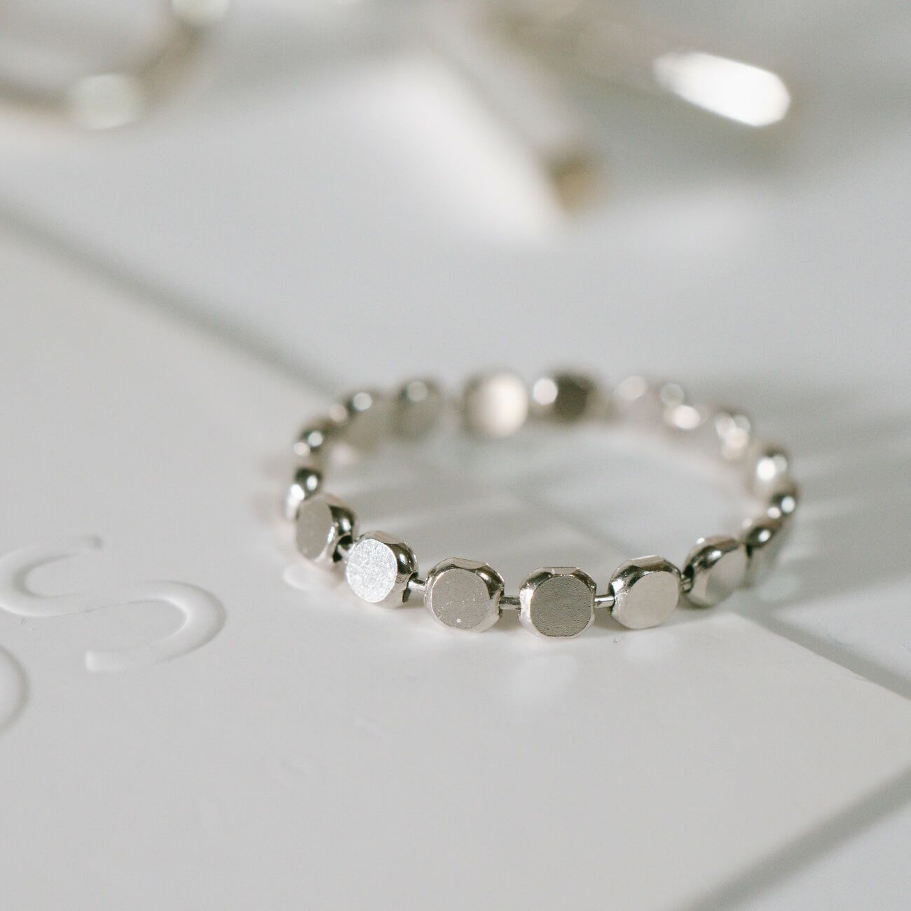 ドットリング指輪レディースシルバーk18仕上げ【kivia-ringキヴィア】ドットリングリングシルバー925ゴールドシンプル18k18金人差し指リング9号11号13号華奢細い重ねづけシンプルシルバーリングニッケルフリーファッションリング