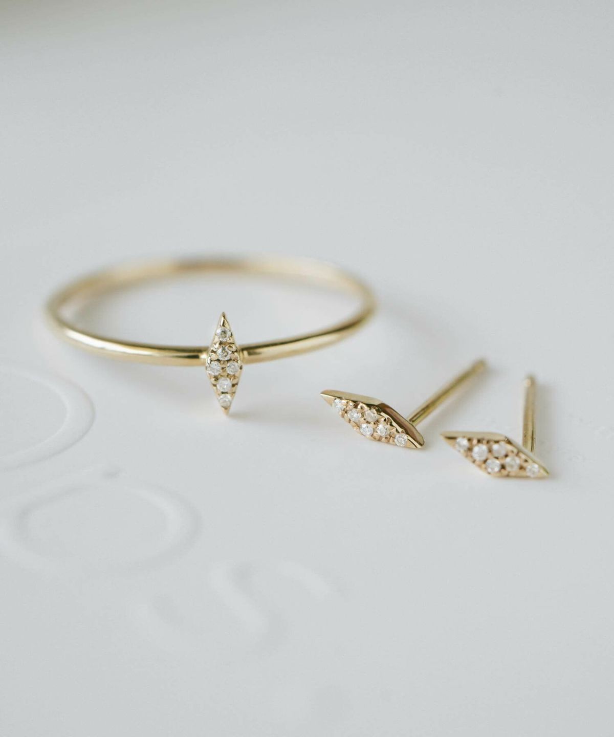 ひし形ゴールド金属アレルギー対応ピアスかわいい可愛い【fostellaフォステラ】ピアスおしゃれシンプルつけっぱなし目立たないダイヤモンドピアス女性誕生石極小ダイヤピアス10kk1010金ピアスレディース小さい大人