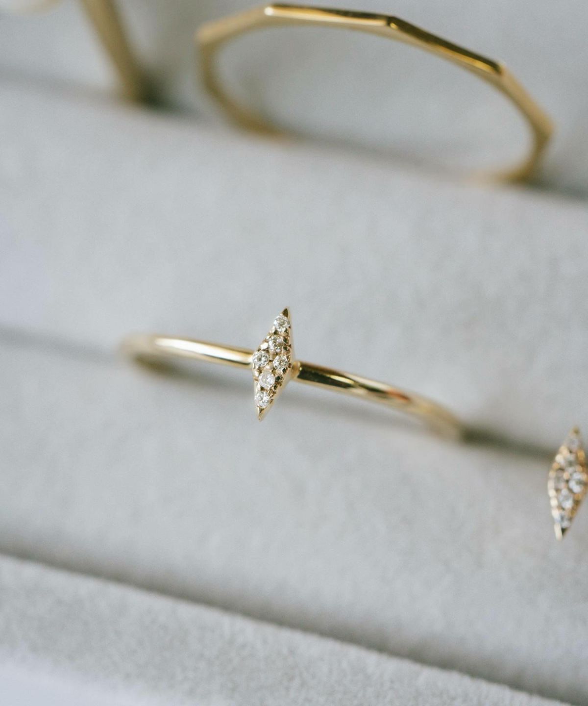 パヴェ重ね付けダイヤリングゴールド10k【fostellaフォステラ】人差し指k10リング10金指輪ダイヤモンドリング50代スリム40代30代誕生日プレゼント女性ひし形リングメレダイヤ金属アレルギー対応細い極細華奢重ね付けリング金指輪