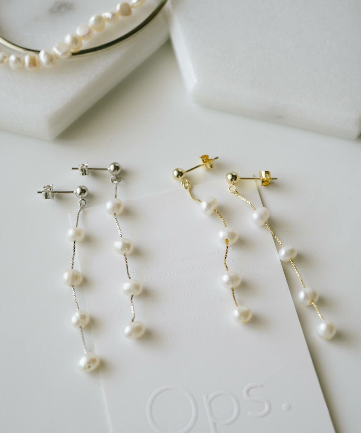 4連パール真珠ピアス揺れるかわいい【afrizo-treアフリジオ・トレ】ピアスアレルギー対応おしゃれピアス18k仕上げ真珠ピアス普段使いシルバーゴールドピアスニッケルフリーシンプルピアスブランド20代30代40代50代大人プレゼント女性誕生日