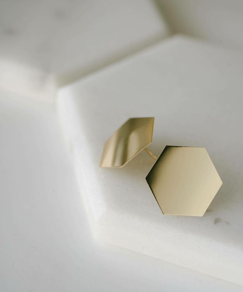 かわいい 大ぶり ピアス 金属アレルギー 対応 18金  大人 幾何学 18 金 ピアス 大ぶり レディース メンズ トライアングル 18k k18 シンプル ピアスシンプル 三角 丸 円  ラウンド ヘキサゴン 多角形　ピアス おしゃれ 可愛い ゴールド