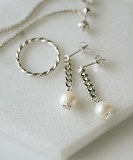 【訳ありアウトレット品】★通常価格→アウトレット価格 パール ピアス 揺れる ぶら下がり シルバー925 金属アレルギー対応 フープ 【Afrizo-Tva アフリジオ・トヴォ】 ピアス 18k 仕上げ 真珠 ピアス 普段 使い シルバー ゴールド ピアス ニッケルフリー シンプル ピアス