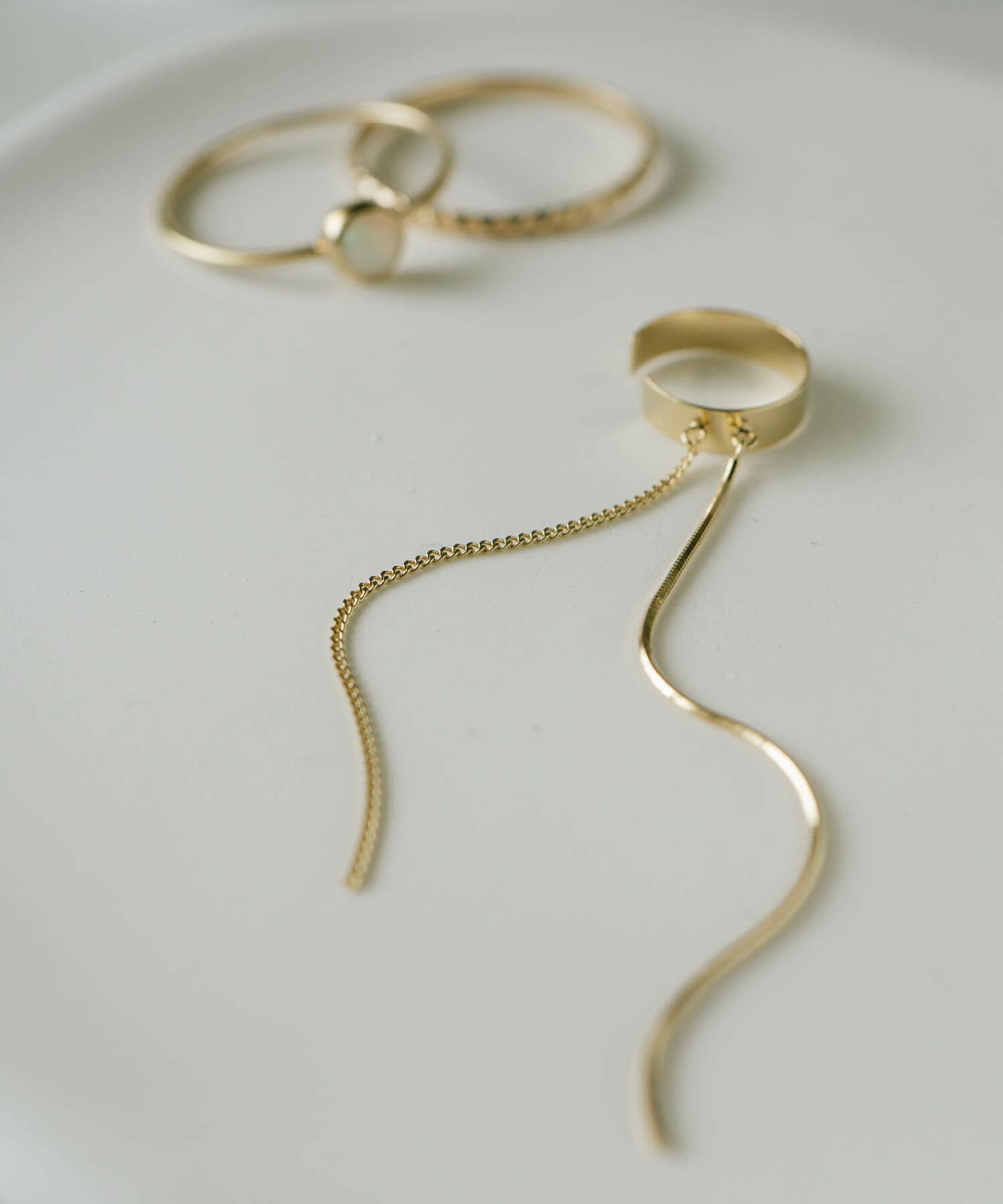 イヤーカフ レディース おしゃれ チェーン メンズ 【enlille-coda エンリル・コーダ】 片耳 イヤーカフ 金属アレルギー対応 ジルコニア 揺れる フープ イヤリング ゴールド ピアス イヤカフ カジュアル 丸 10金 イヤーカフス 華奢 k10 10k イエローゴールド サステナブル