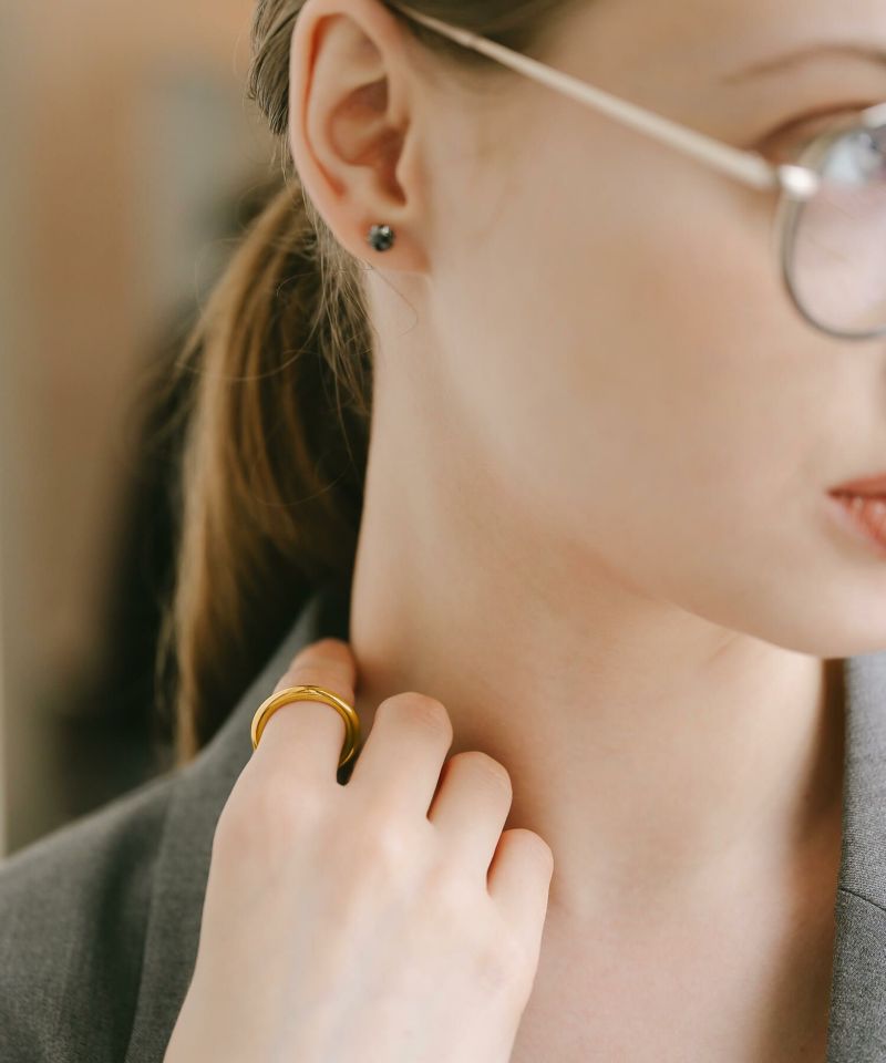 シンプルなデザインの3mmシルバー925リング、ゴールドメッキ仕様