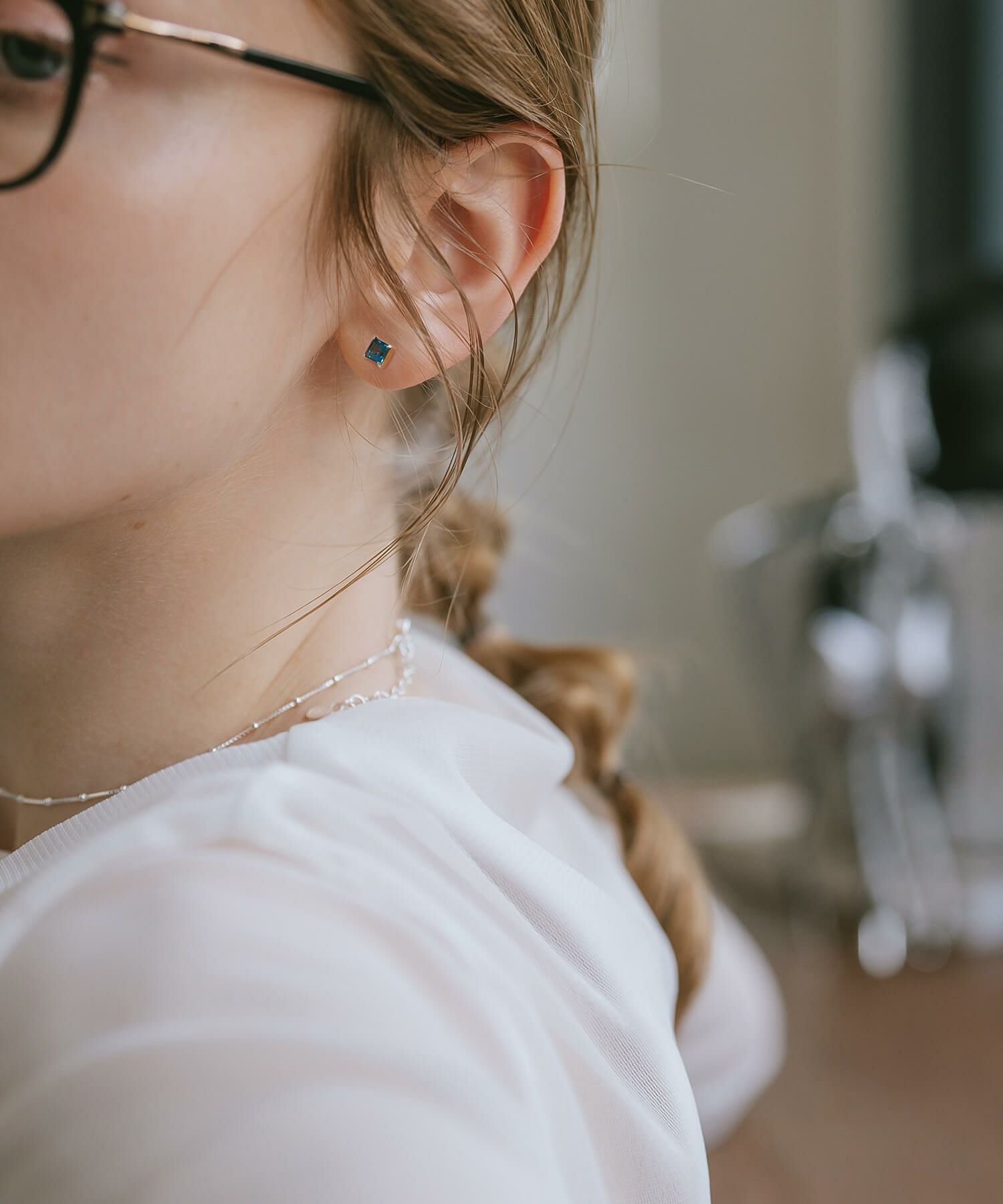  ペリドット ピアス ゴールド K10 天然石 【tetra-ena テトラ・エナ】 金属アレルギー 対応 ブランド ピアス 四角 10K 10金 小さめ ピアス 小ぶり 大人 おしゃれ シンプル レディース 小さい 誕生石 エレガント 石 パワーストーン お守り 繊細 軽量