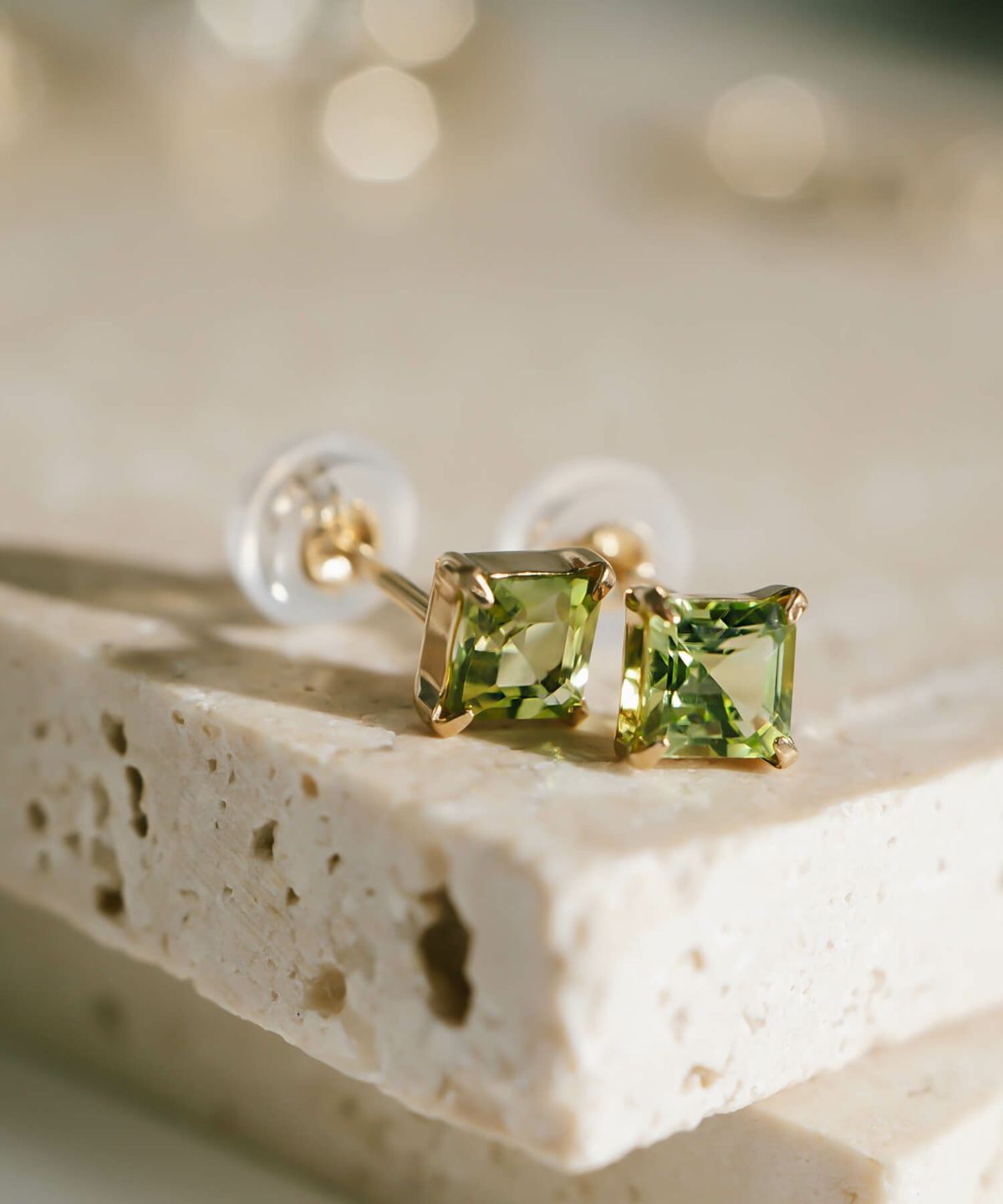  ペリドット ピアス ゴールド K10 天然石 【tetra-ena テトラ・エナ】 金属アレルギー 対応 ブランド ピアス 四角 10K 10金 小さめ ピアス 小ぶり 大人 おしゃれ シンプル レディース 小さい 誕生石 エレガント 石 パワーストーン お守り 繊細 軽量