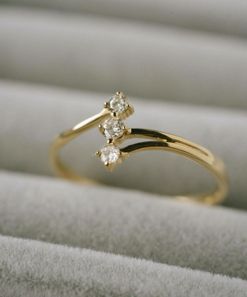 3連 ダイヤ 指輪 ダイヤモンド 18金 リング k18 シンプル 【asteri-orion アステリ・オリオン】 18k リング ダイヤ レディース ゴールド 誕生石 パワーストーン 指輪 天然石 指輪 レディース おしゃれ つけっぱなし 華奢 リング 重ね 付け 重ねづけ 繊細 星 スター リング