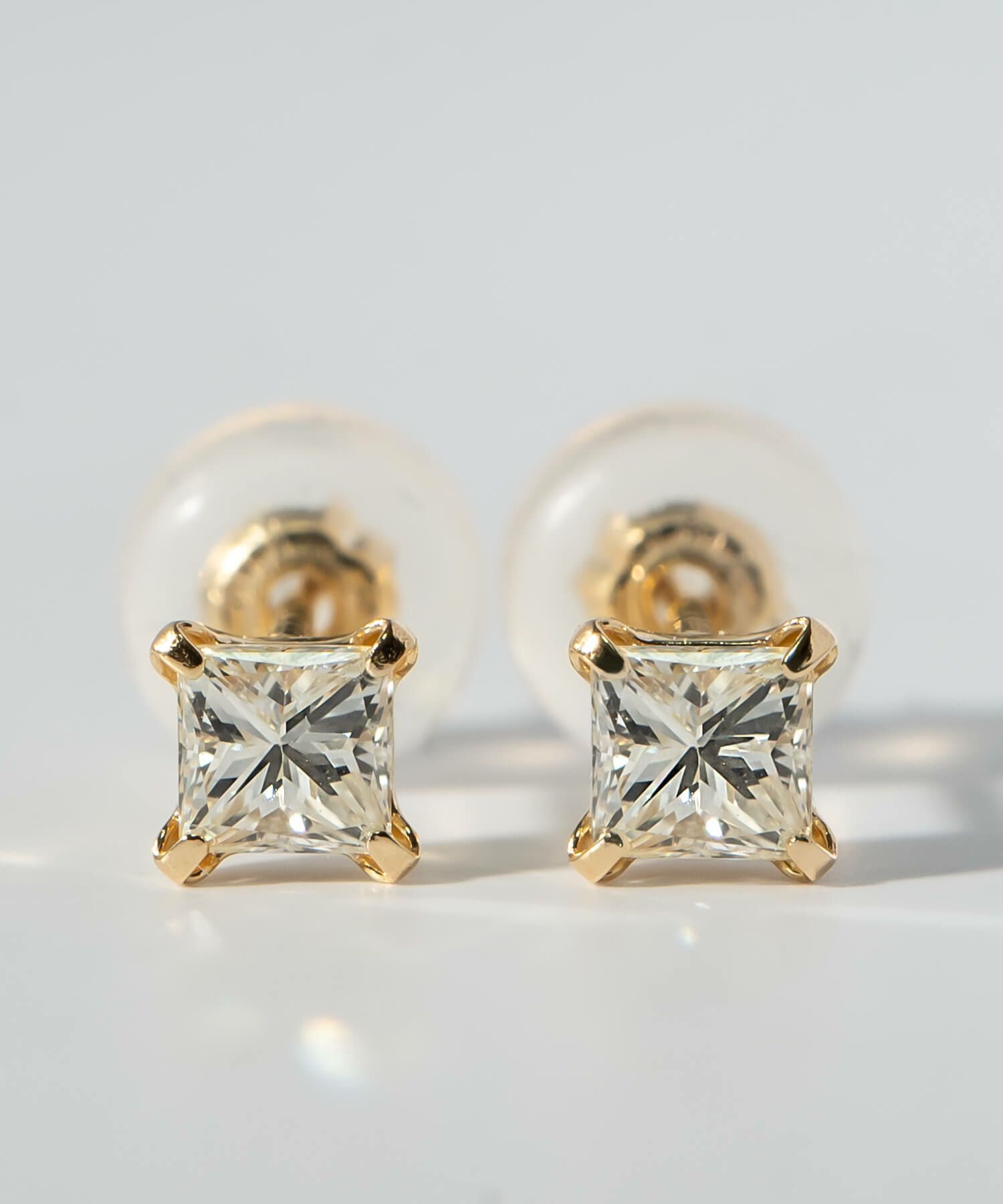 ゴールド 18k ダイヤ ピアス ダイヤモンド 一粒 レディース ブランド プリンセスカット