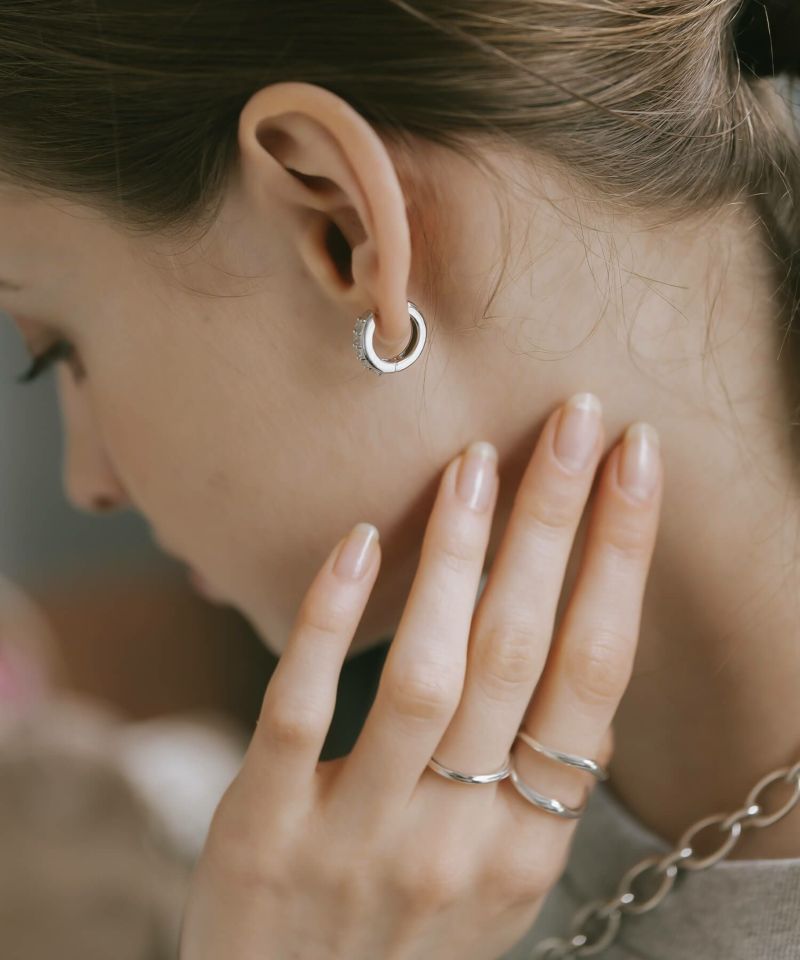 フープピアス 大ぶり 大きめ シルバー 925 フープ ピアス ホワイトトパーズ 【elveria エルベリア】 天然石 ピアス 金属アレルギー キラキラ クリスタルパヴェ 両耳用 ラインストーン 人気 大人 可愛い おしゃれ