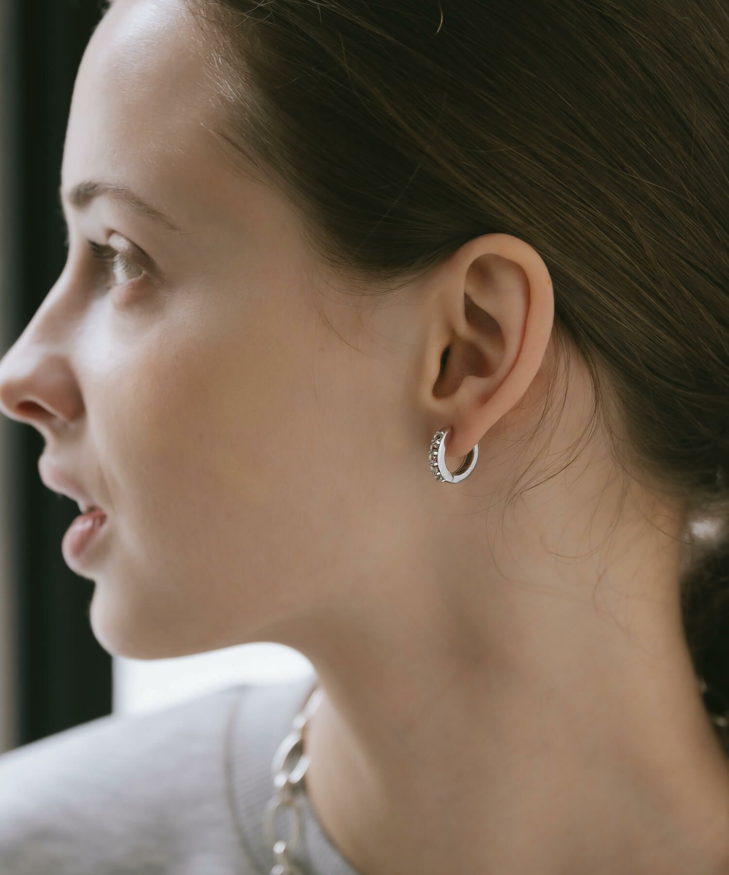 フープピアス 大ぶり 大きめ シルバー 925 フープ ピアス ホワイトトパーズ 【elveria エルベリア】 天然石 ピアス 金属アレルギー キラキラ クリスタルパヴェ 両耳用 ラインストーン 人気 大人 可愛い おしゃれ