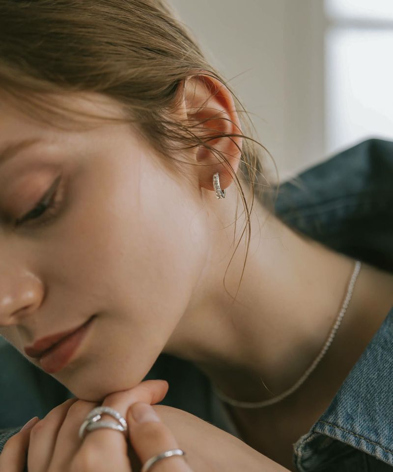 フープピアス 大ぶり 大きめ シルバー 925 フープ ピアス ホワイトトパーズ 【elveria エルベリア】 天然石 ピアス 金属アレルギー キラキラ クリスタルパヴェ 両耳用 ラインストーン 人気 大人 可愛い おしゃれ