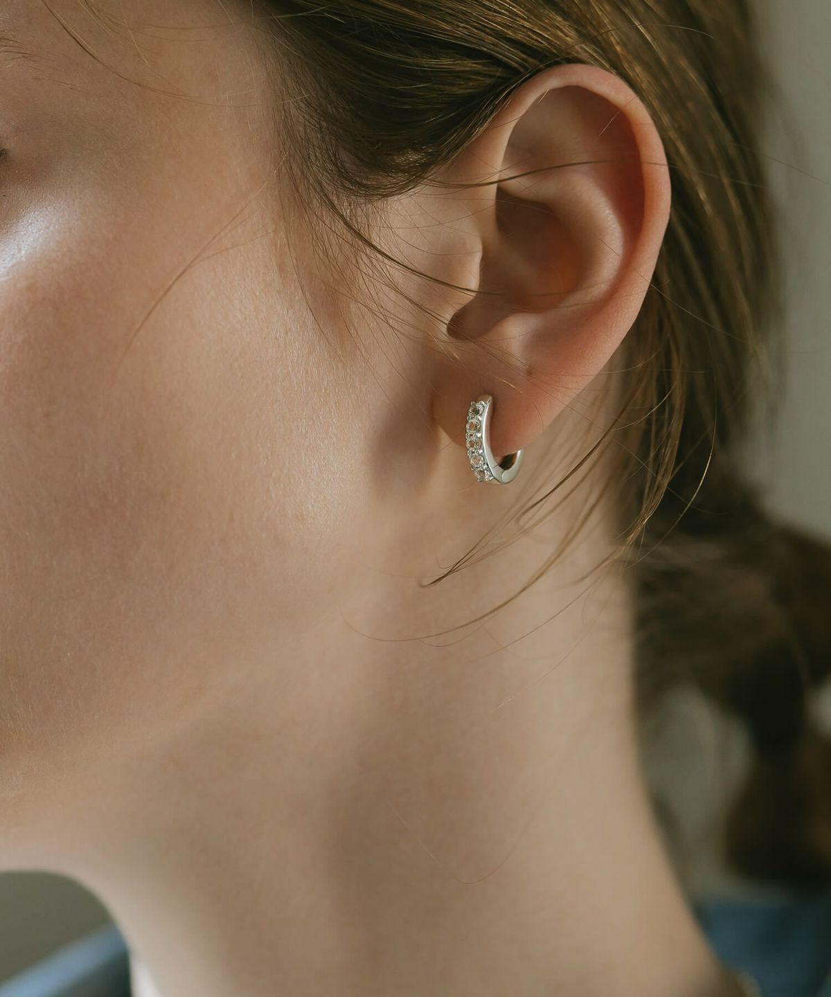 フープピアス 大ぶり 大きめ シルバー 925 フープ ピアス ホワイトトパーズ 【elveria エルベリア】 天然石 ピアス 金属アレルギー キラキラ クリスタルパヴェ 両耳用 ラインストーン 人気 大人 可愛い おしゃれ