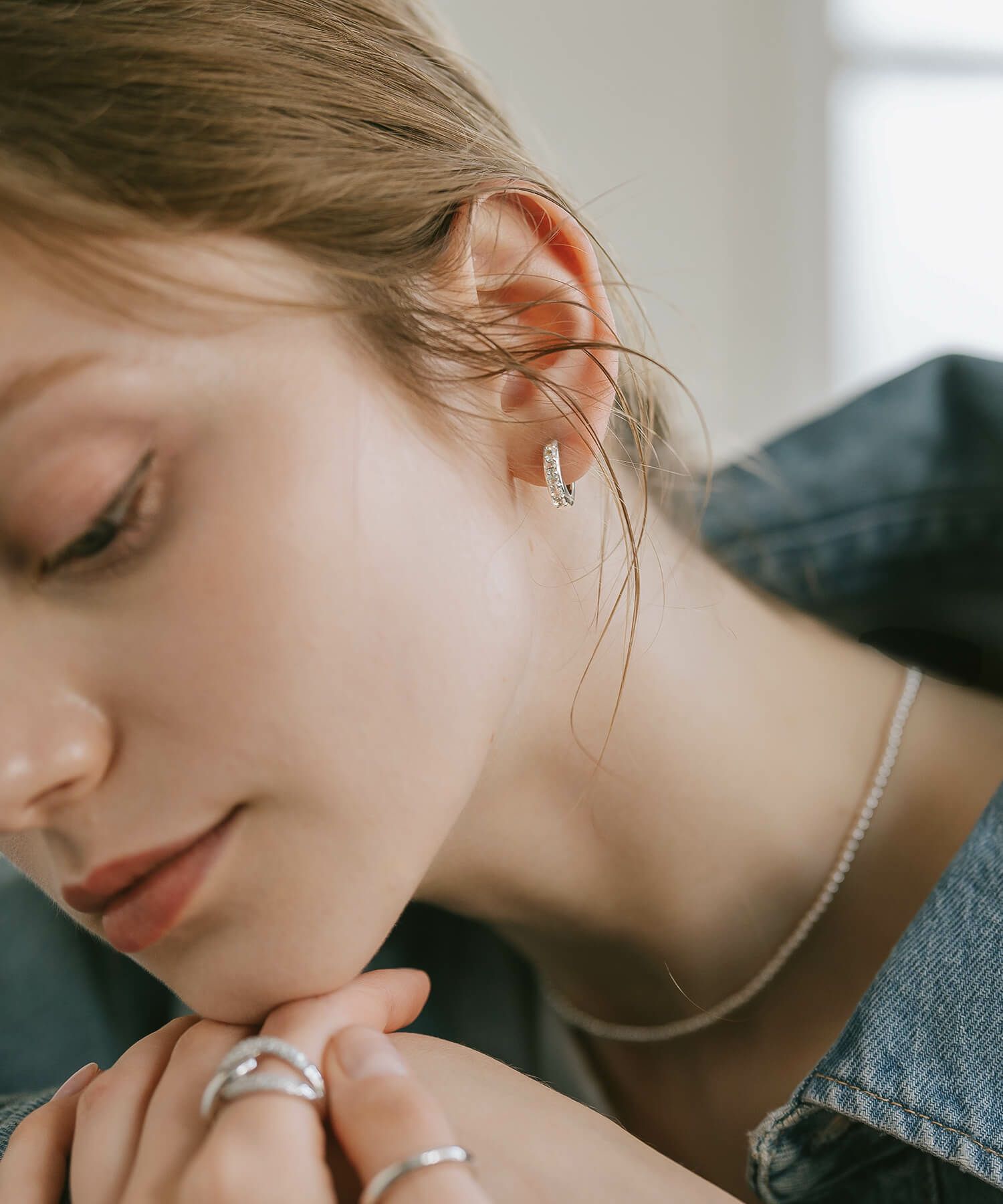 フープピアス 大ぶり 大きめ シルバー 925 フープ ピアス ホワイトトパーズ 【elveria エルベリア】 天然石 ピアス 金属アレルギー キラキラ クリスタルパヴェ 両耳用 ラインストーン 人気 大人 可愛い おしゃれ