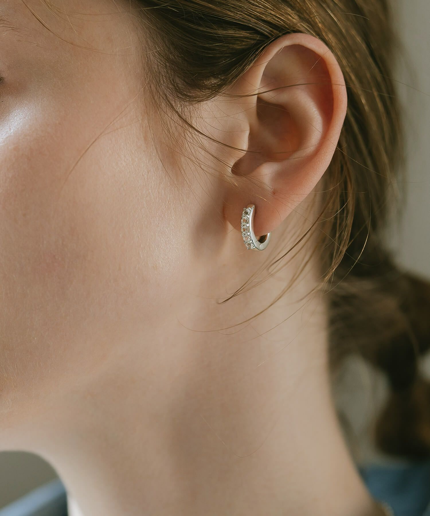 フープピアス 大ぶり 大きめ シルバー 925 フープ ピアス ホワイトトパーズ 【elveria エルベリア】 天然石 ピアス 金属アレルギー キラキラ クリスタルパヴェ 両耳用 ラインストーン 人気 大人 可愛い おしゃれ