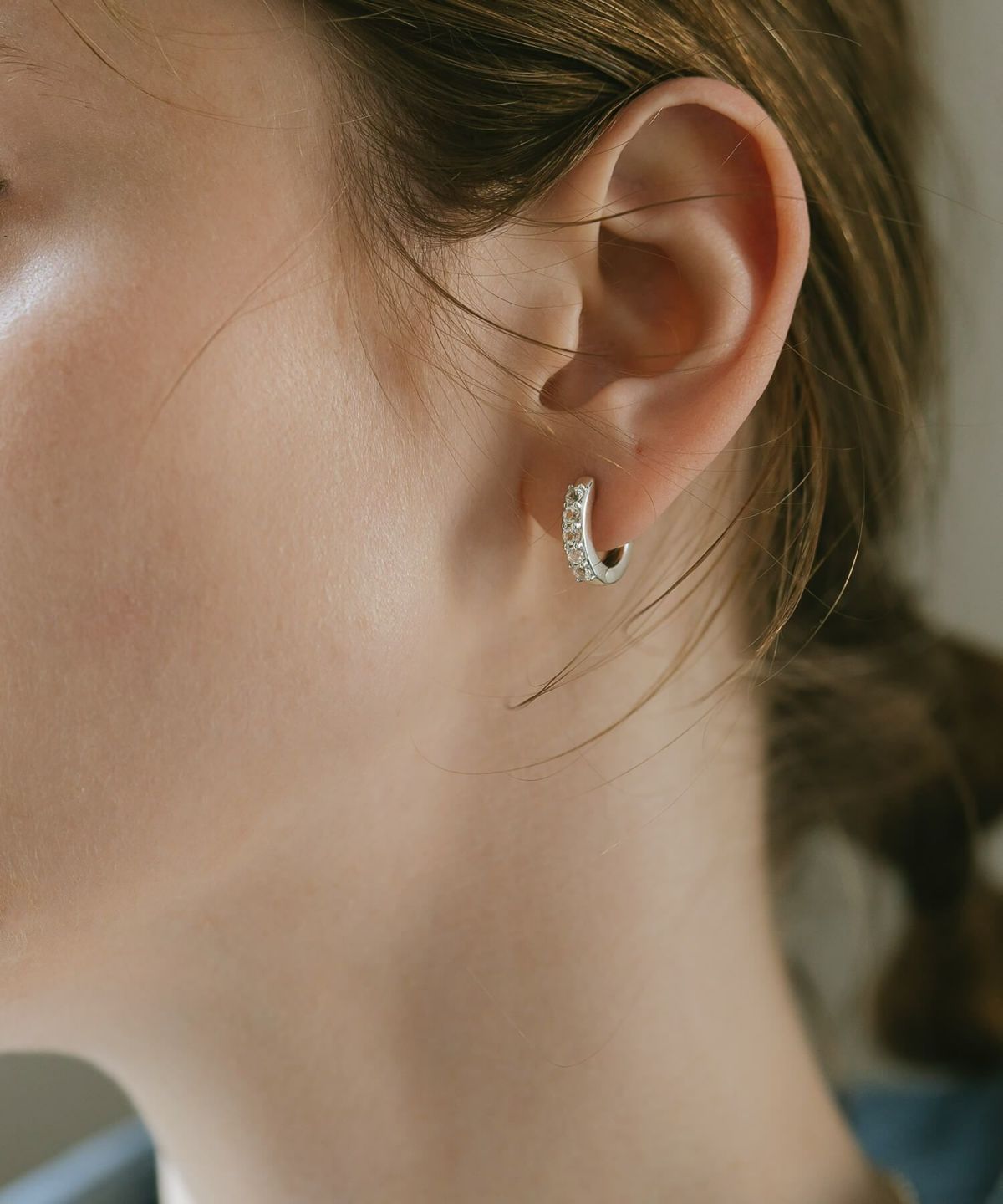 フープピアス 大ぶり 大きめ シルバー 925 フープ ピアス ホワイトトパーズ 【elveria エルベリア】 天然石 ピアス 金属アレルギー キラキラ クリスタルパヴェ 両耳用 ラインストーン 人気 大人 可愛い おしゃれ