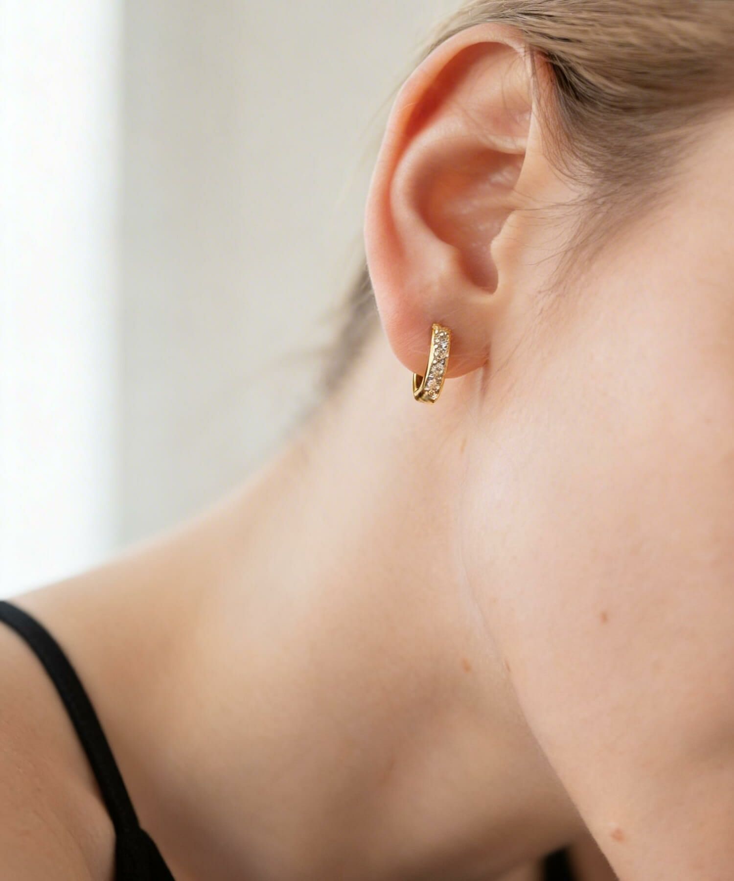 フープピアス 大ぶり 大きめ シルバー 925 フープ ピアス ホワイトトパーズ 【elveria エルベリア】 天然石 ピアス 金属アレルギー キラキラ クリスタルパヴェ 両耳用 ラインストーン 人気 大人 可愛い おしゃれ