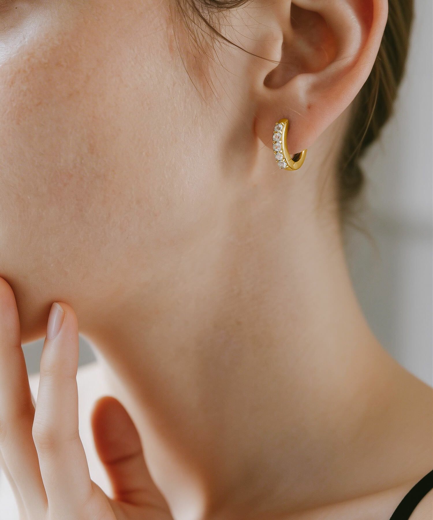 フープピアス 大ぶり 大きめ シルバー 925 フープ ピアス ホワイトトパーズ 【elveria エルベリア】 天然石 ピアス 金属アレルギー キラキラ クリスタルパヴェ 両耳用 ラインストーン 人気 大人 可愛い おしゃれ