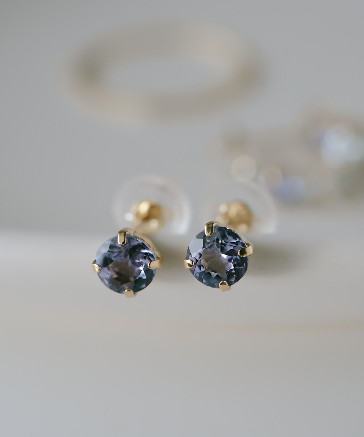 ピアス 一粒 天然石 【enlille-nova エンリル・ノヴァ】  ゴールド K10 金属アレルギー対応 タンザナイト ブルートパーズ トルマリン  ブランド 10K 10金 小さめ 小さい 小ぶり 大人 おしゃれ シンプル レディース  誕生石 エレガント 石 パワーストーン お守り 軽量 推し色