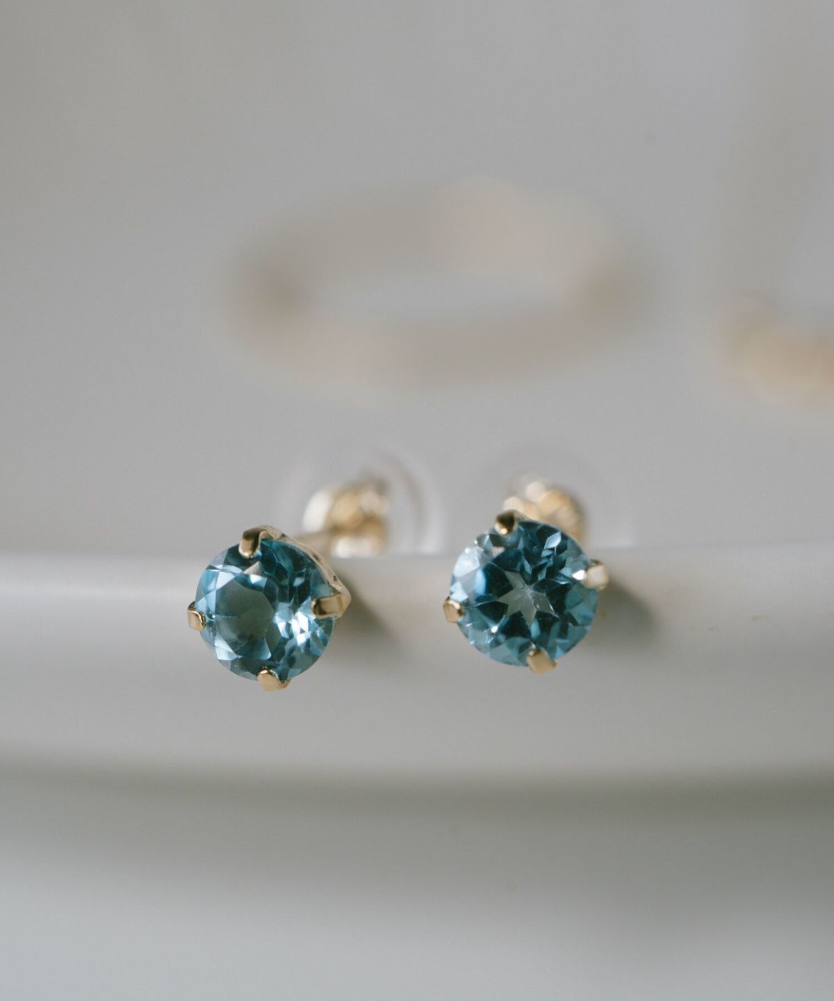 ピアス 一粒 天然石 【enlille-nova エンリル・ノヴァ】  ゴールド K10 金属アレルギー対応 タンザナイト ブルートパーズ トルマリン  ブランド 10K 10金 小さめ 小さい 小ぶり 大人 おしゃれ シンプル レディース  誕生石 エレガント 石 パワーストーン お守り 軽量 推し色