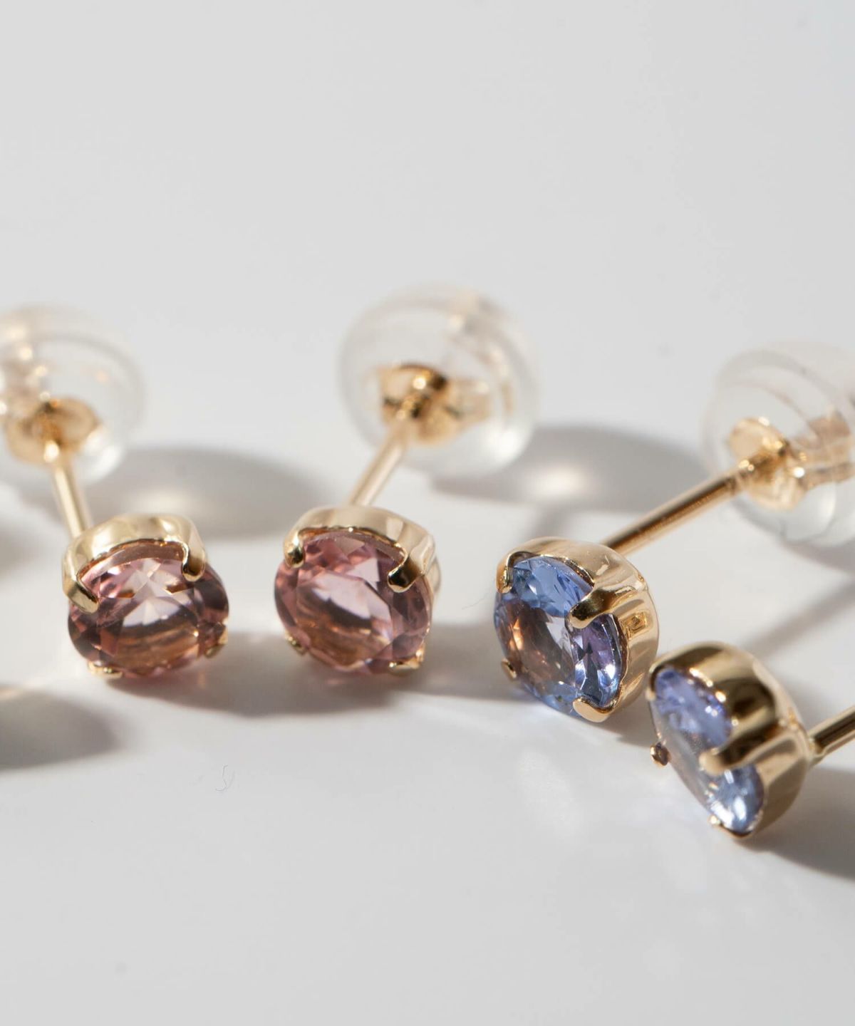 ピアス 一粒 天然石 【enlille-nova エンリル・ノヴァ】  ゴールド K10 金属アレルギー対応 タンザナイト ブルートパーズ トルマリン  ブランド 10K 10金 小さめ 小さい 小ぶり 大人 おしゃれ シンプル レディース  誕生石 エレガント 石 パワーストーン お守り 軽量 推し色