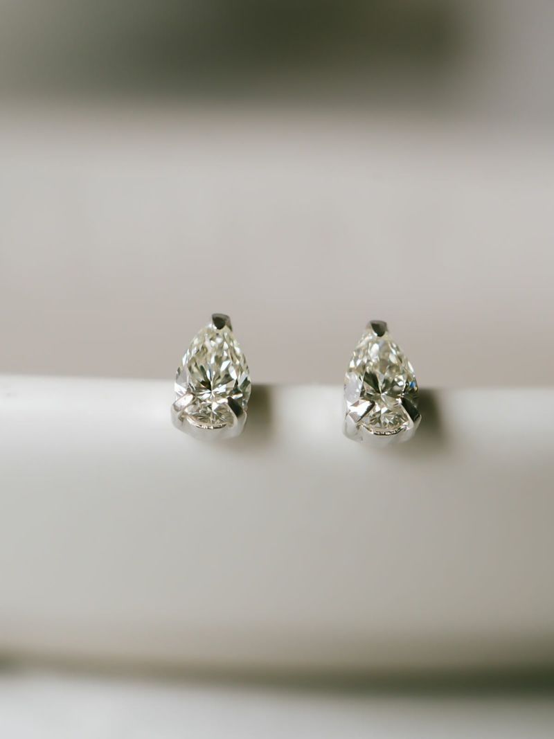 【特価_数量限定】ダイヤモンド ピアス 一粒 プラチナ 計0.3ct  【asteri-dew アステリ・デュー】 雫 ダイヤ つけっぱなし ピアス 金属アレルギー対応 おしゃれ シンプル 女性 誕生石 極小 ダイヤ レディース