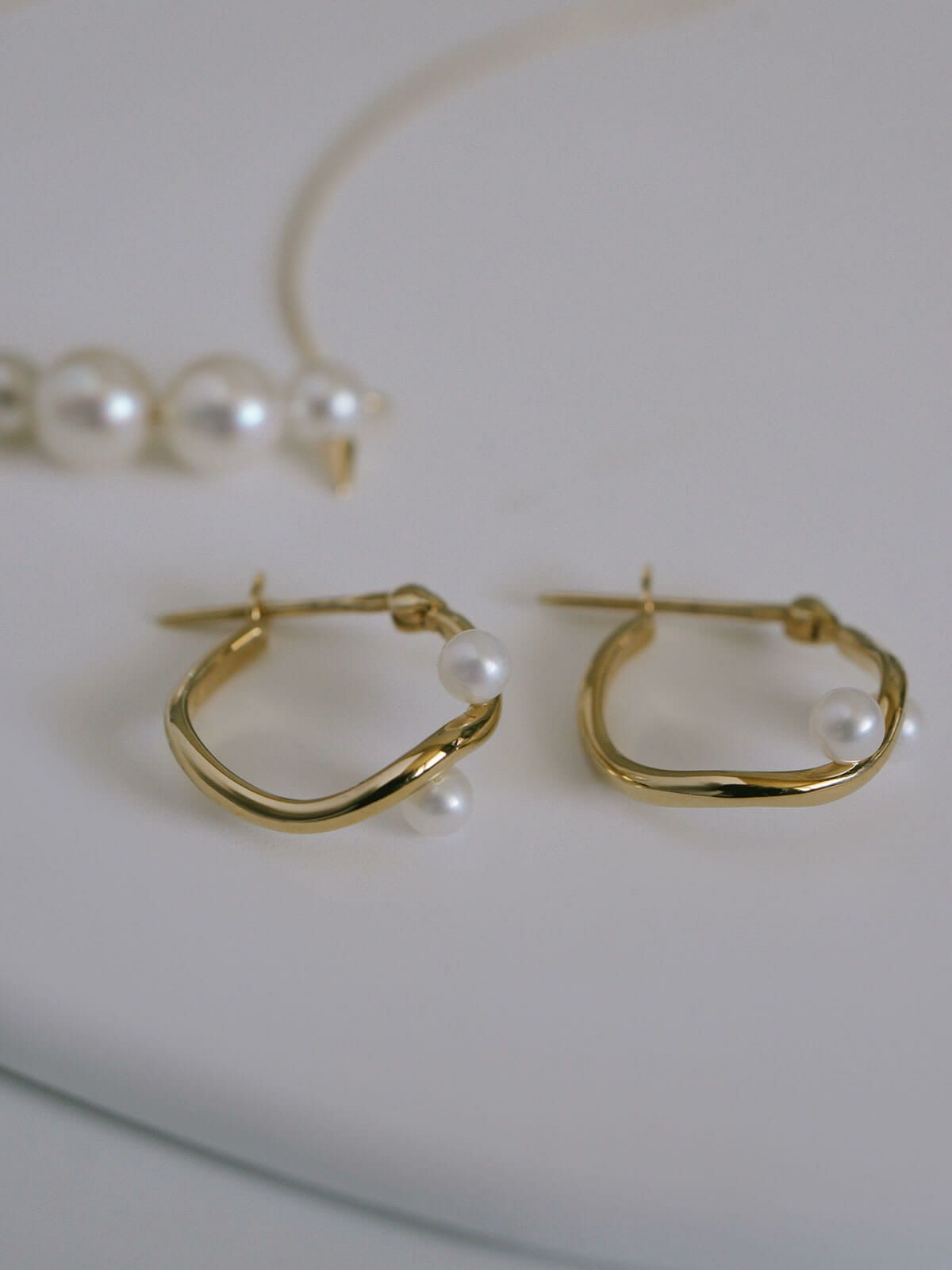 真珠 パール ピアス 揺れる フープ 金属アレルギー対応 18K 仕上げ 淡水パール 【afrizo-nadia アフリジオ・ナディア】 フープピアス レディース ピアス 大人 小さめ シルバー925 ピアス 小さい 小ぶり プレゼント 女性 誕生日 彼女 記念日