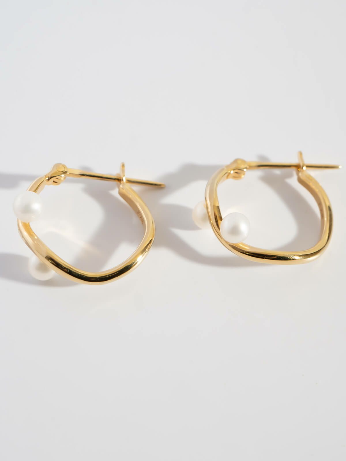 真珠 パール ピアス 揺れる フープ 金属アレルギー対応 18K 仕上げ 淡水パール 【afrizo-nadia アフリジオ・ナディア】 フープピアス レディース ピアス 大人 小さめ シルバー925 ピアス 小さい 小ぶり プレゼント 女性 誕生日 彼女 記念日