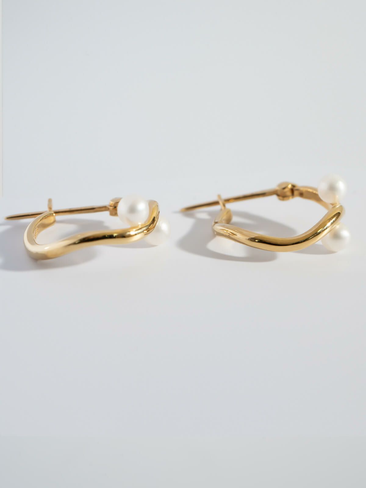 真珠 パール ピアス 揺れる フープ 金属アレルギー対応 18K 仕上げ 淡水パール 【afrizo-nadia アフリジオ・ナディア】 フープピアス レディース ピアス 大人 小さめ シルバー925 ピアス 小さい 小ぶり プレゼント 女性 誕生日 彼女 記念日
