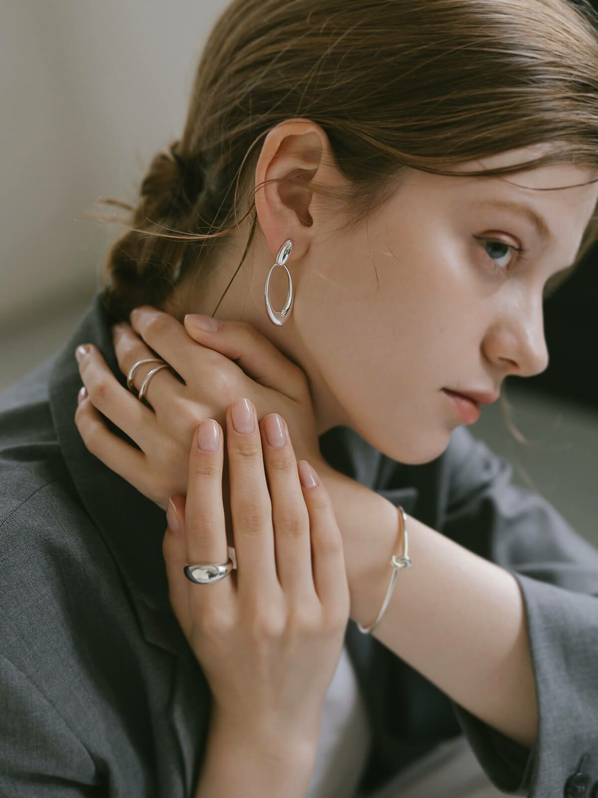 揺れるシンプルなレディースピアス シルバー大ぶりピアス ブランド