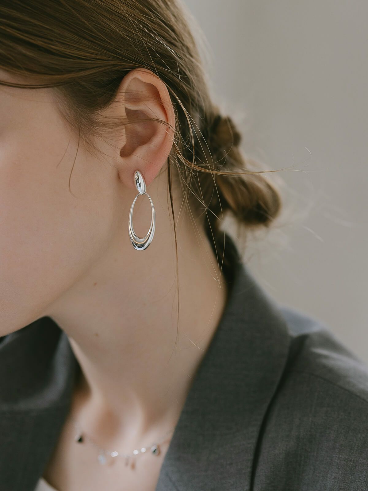 揺れるシンプルなレディースピアス シルバー大ぶりピアス ブランド