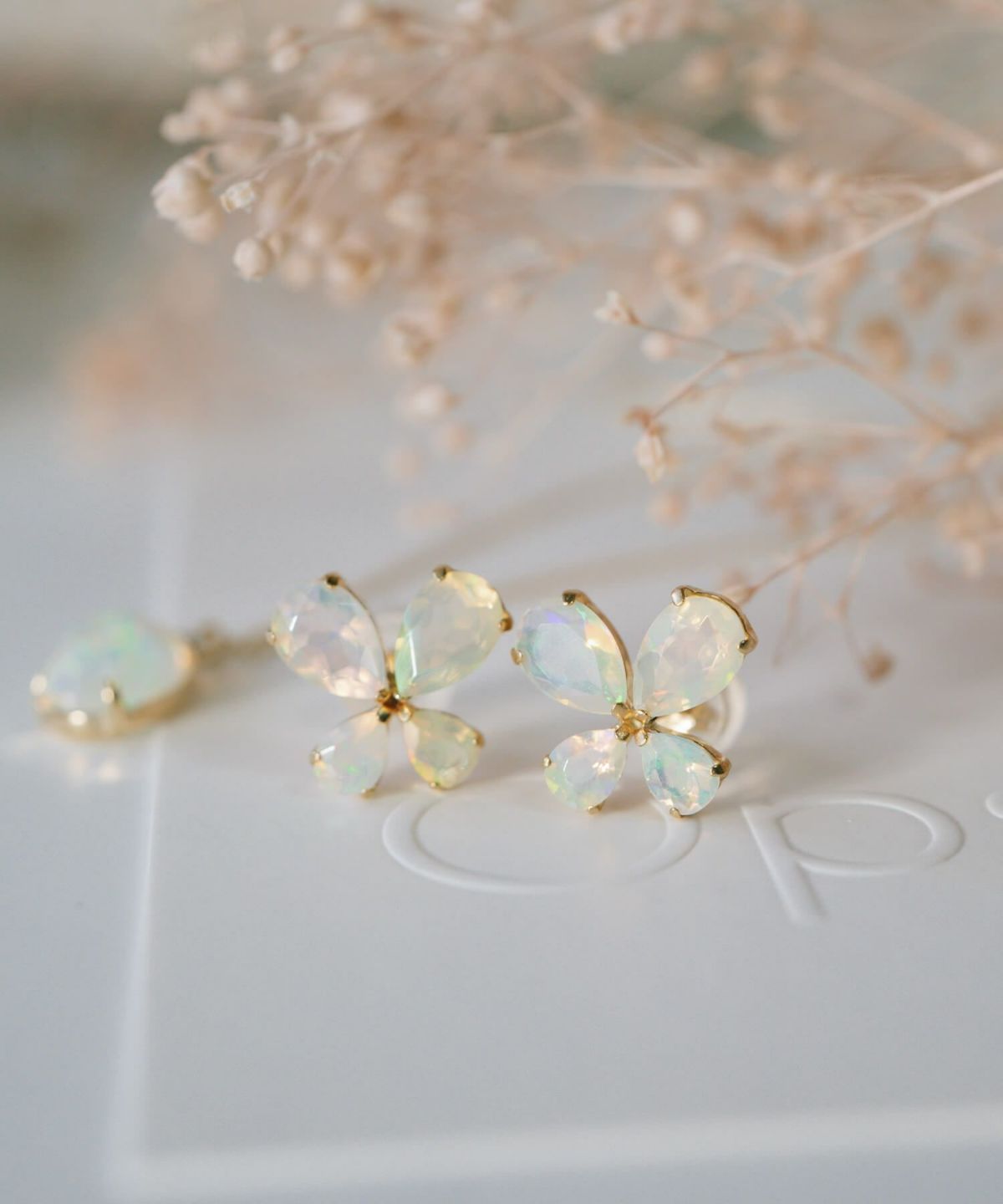 蝶 ピアス 10K 金属アレルギー 対応 【terra-papillon テラ・パピロン】 蝶々 バタフライ かわいい ピアス 10金 k10 色ーゴールド オパール 小さめ ピアス 小ぶり 大人 おしゃれ ピアス シンプル 小さい 誕生石 エレガント 石 パワーストーン お守り 繊細