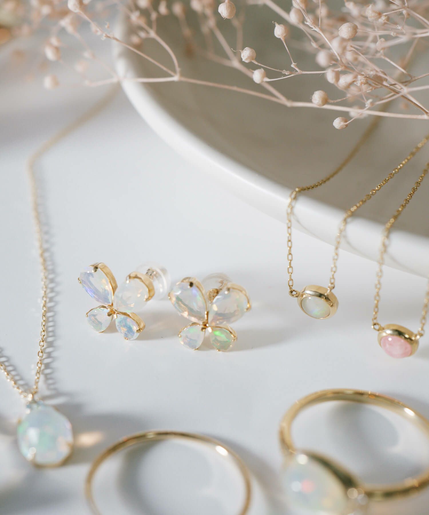 蝶 ピアス 10K 金属アレルギー 対応 【terra-papillon テラ・パピロン】 蝶々 バタフライ かわいい ピアス 10金 k10 色ーゴールド オパール 小さめ ピアス 小ぶり 大人 おしゃれ ピアス シンプル 小さい 誕生石 エレガント 石 パワーストーン お守り 繊細