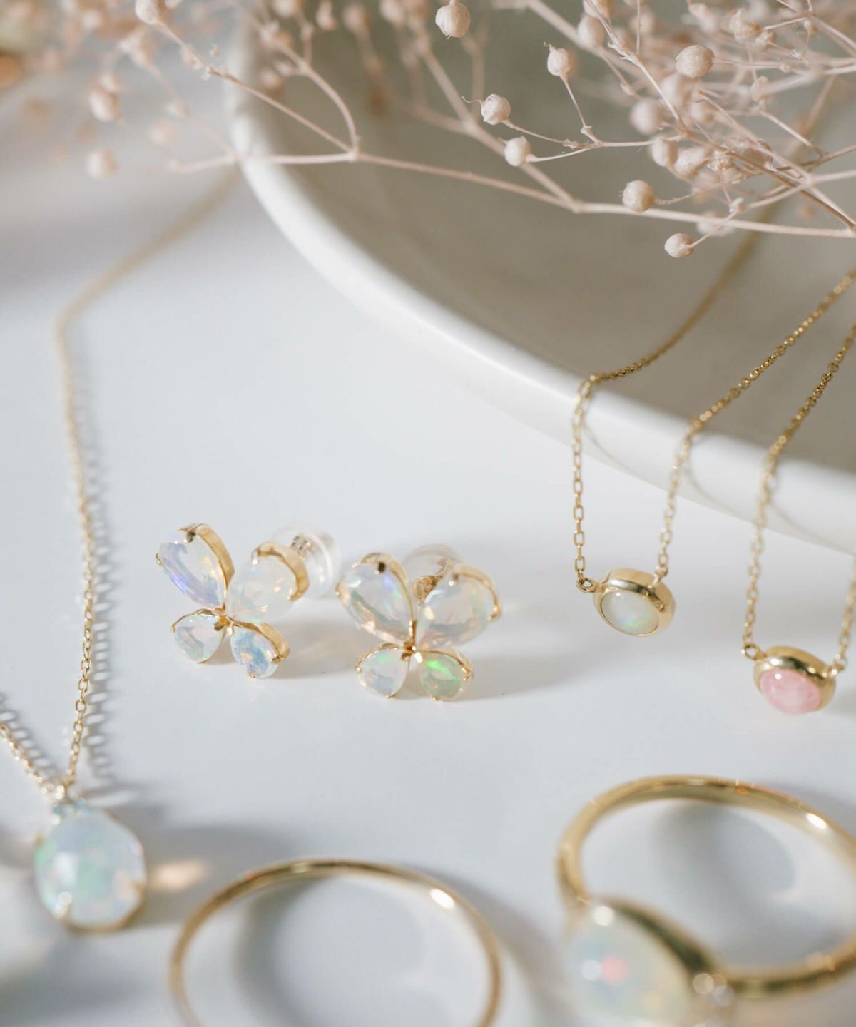 蝶 ピアス 10K 金属アレルギー 対応 【terra-papillon テラ・パピロン】 蝶々 バタフライ かわいい ピアス 10金 k10 色ーゴールド オパール 小さめ ピアス 小ぶり 大人 おしゃれ ピアス シンプル 小さい 誕生石 エレガント 石 パワーストーン お守り 繊細