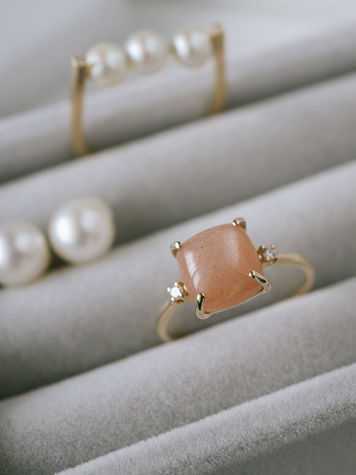 リング 天然石 イエローゴールド 10金 【lachtara-tva-r ラフターラ・トヴォ】 ムーンストーン パワーストーン k10 リング 指輪 大粒 10K 金属アレルギー 対応 楕円 オーバル k10 色ーゴールド 指輪 おしゃれ シンプル 大ぶり 誕生石 大きい 石 お守り 受注生産