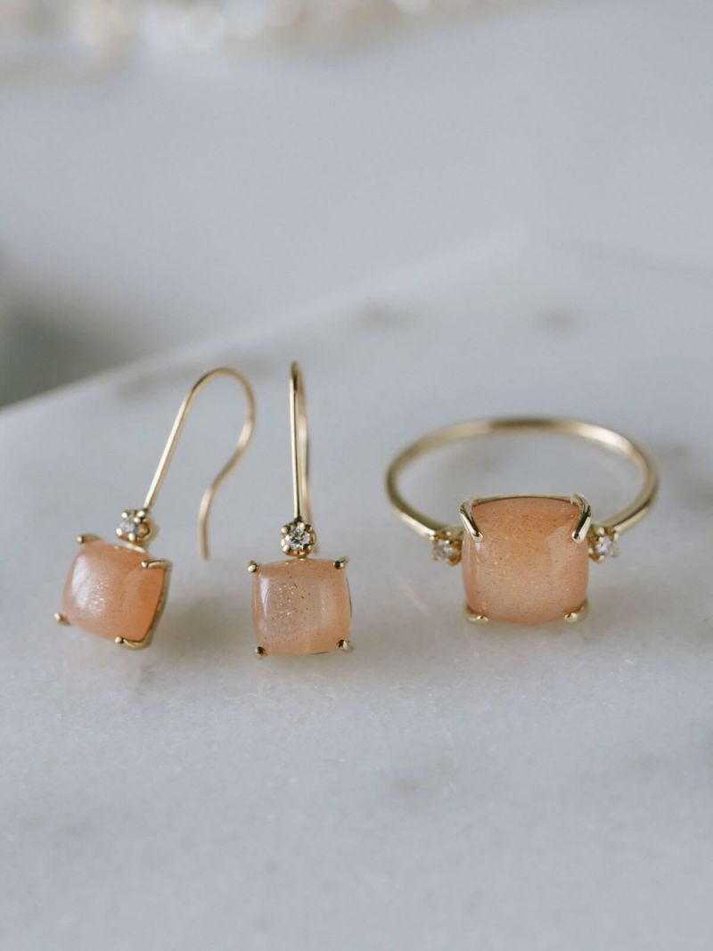 リング 天然石 イエローゴールド 10金 【lachtara-tva-r ラフターラ・トヴォ】 ムーンストーン パワーストーン k10 リング 指輪 大粒 10K 金属アレルギー 対応 楕円 オーバル k10 色ーゴールド 指輪 おしゃれ シンプル 大ぶり 誕生石 大きい 石 お守り 受注生産