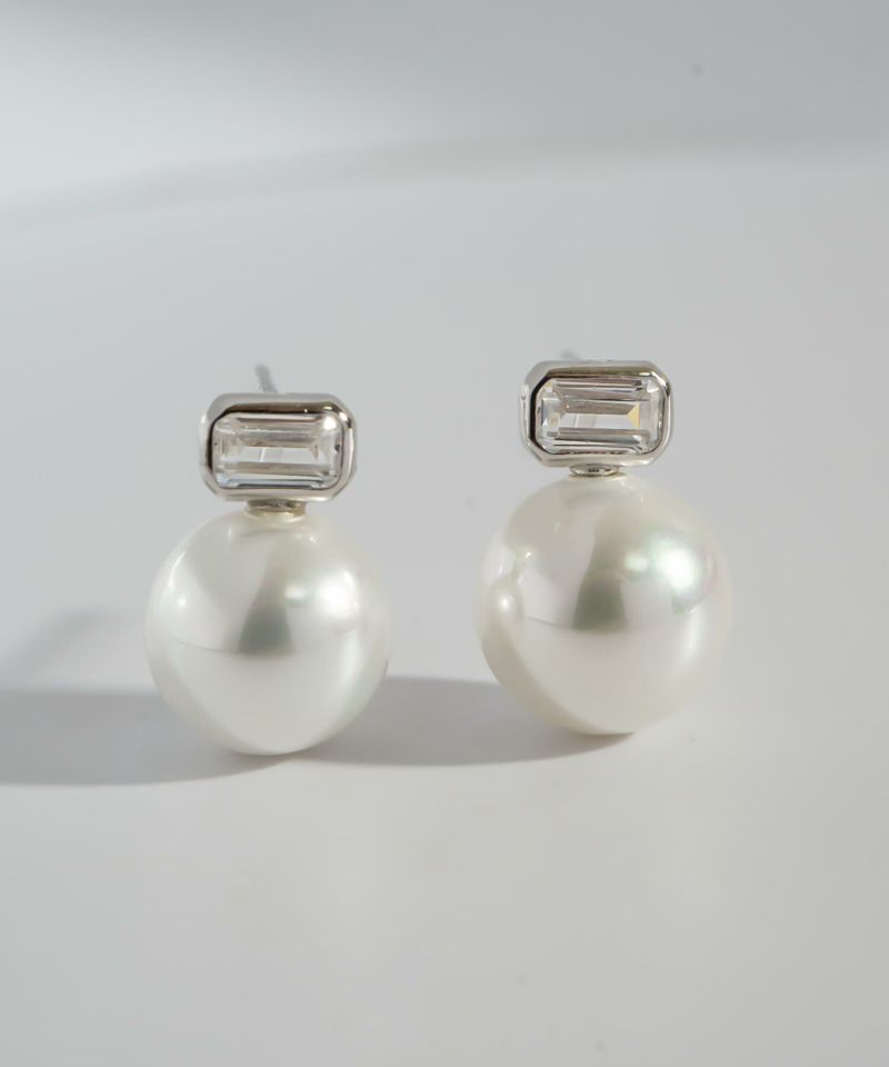 しっかりと存在感のある10mmパール。