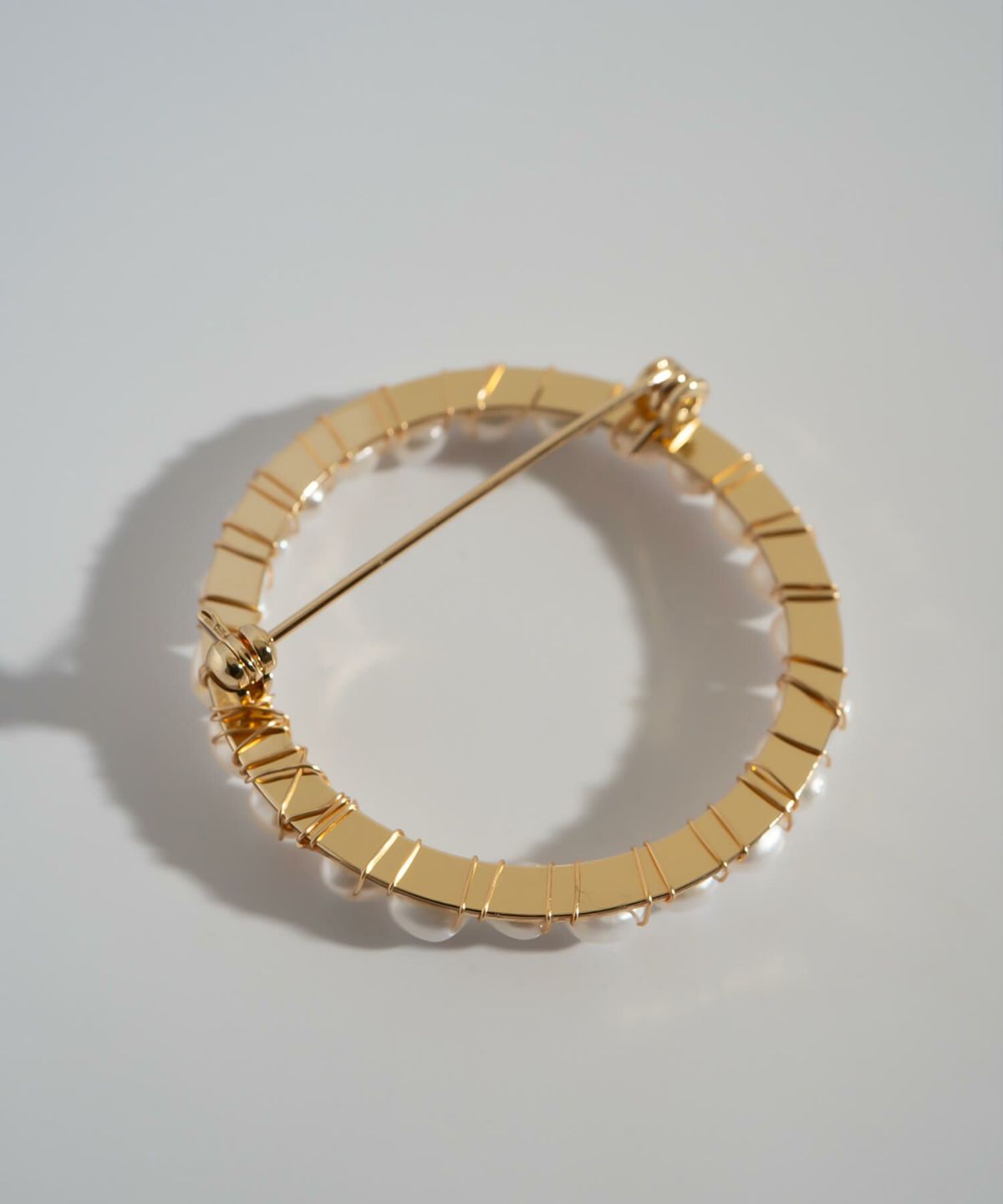 ワイヤー留め。